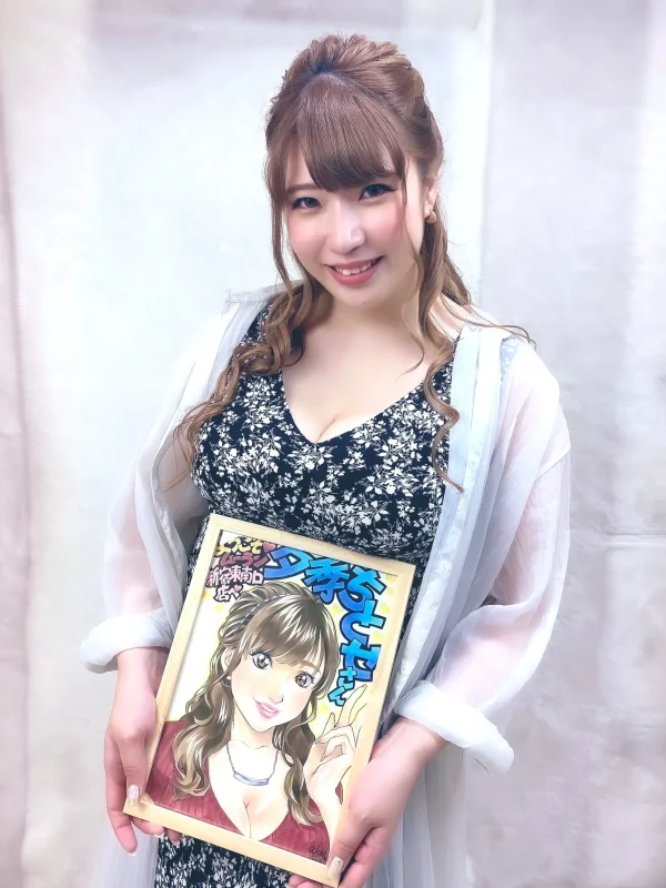 七草ちとせ (Chitose Saegusa)：寫真集、片段與個人檔案