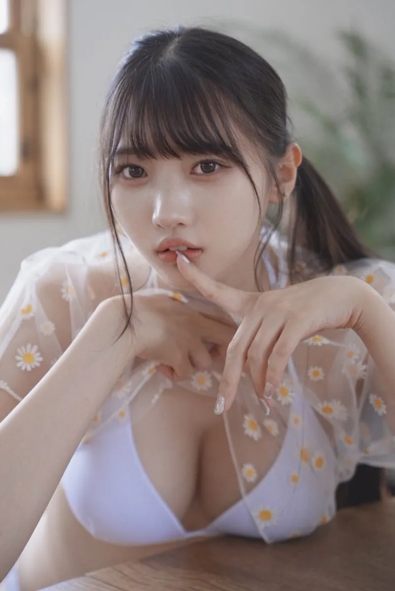 Hikari Tomoe 寫真