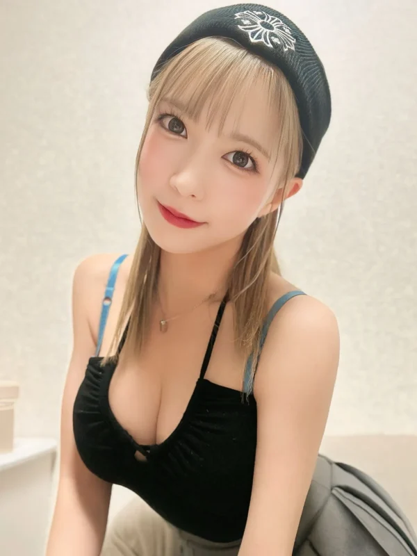 円井萌華 (Moeka Marui) 無碼寫真與精選片段
