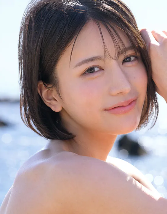 桐谷エマ (Ema Kiritani) 無碼寫真與精選片段