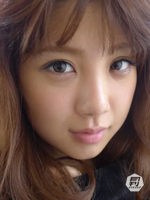 RION (リオン (Rara Anzai) 寫真